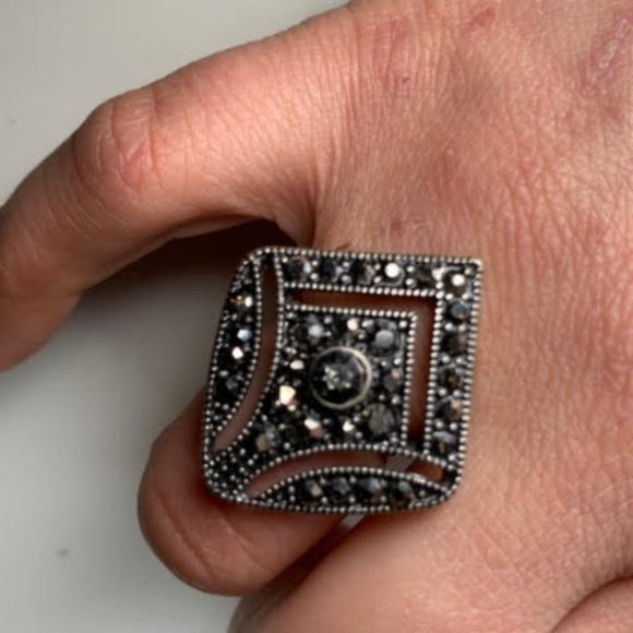 Lovely Vintage Marcasite Style Statement Ring